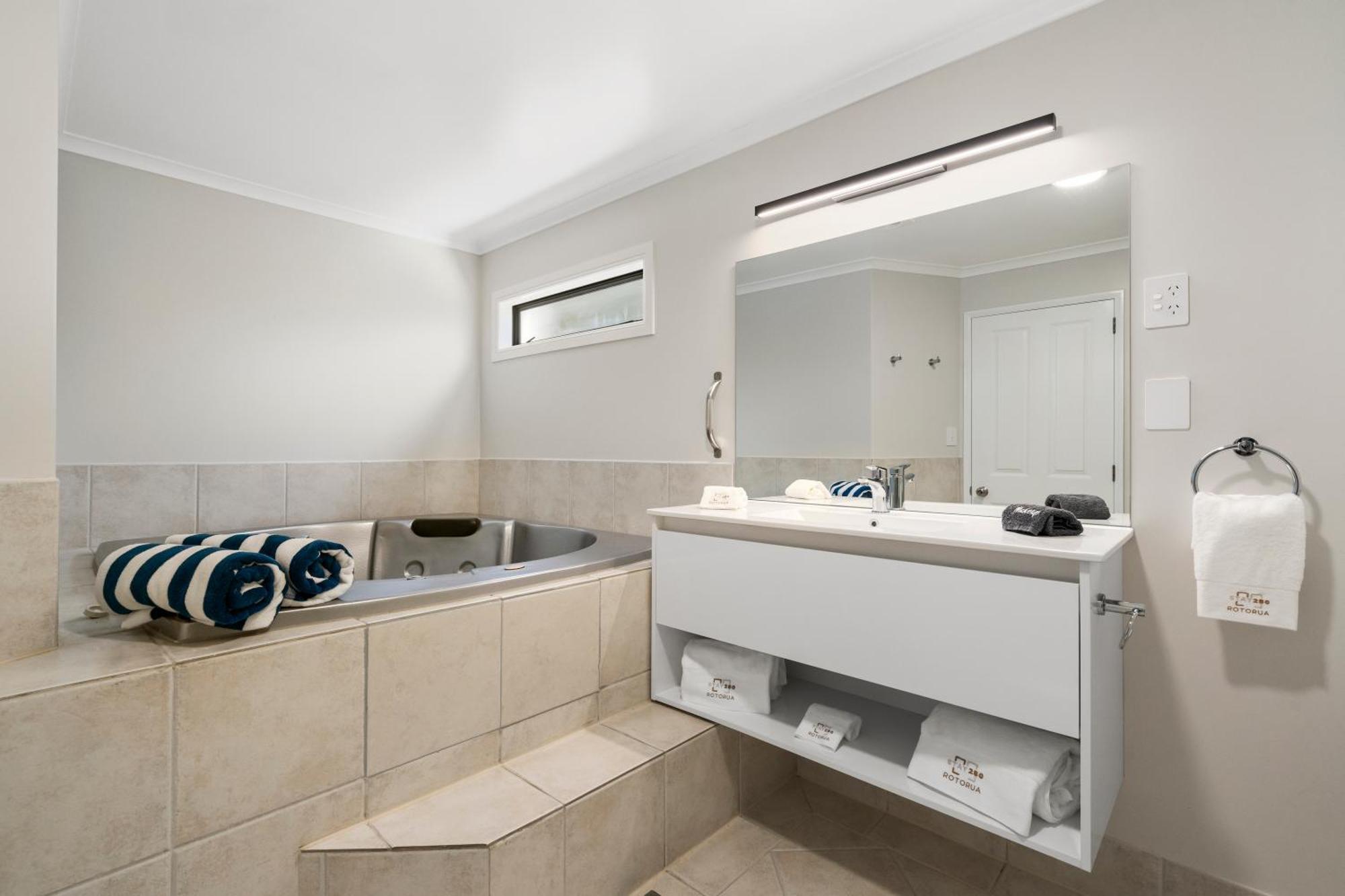 Stay 280 & Stay 284 Rotorua - Refurbished Modern Accommodation Экстерьер фото
